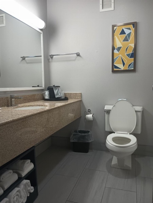 Comfort Inn & Suites image 10