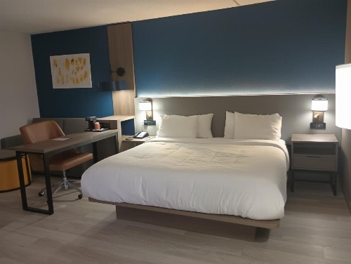 Comfort Inn & Suites image 12