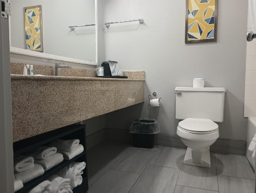 Comfort Inn & Suites image 13