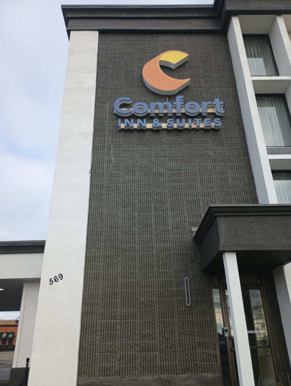 Comfort Inn & Suites Image 15