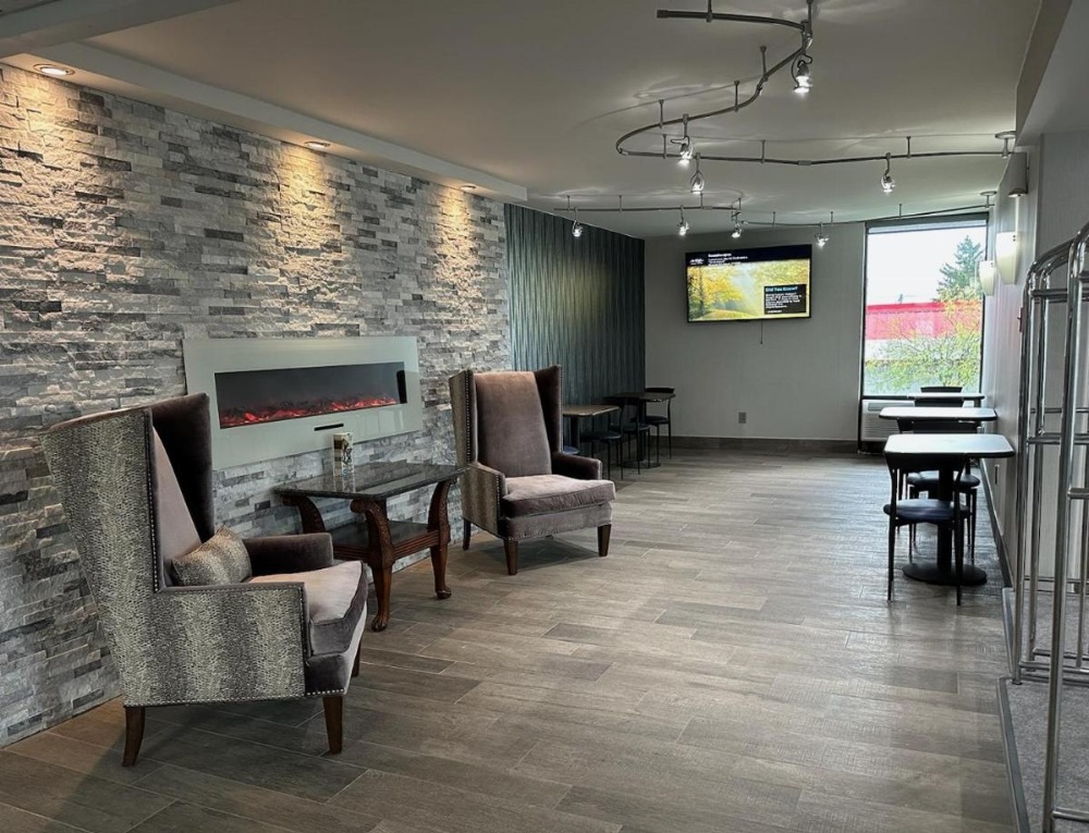 Comfort Inn & Suites Image 17