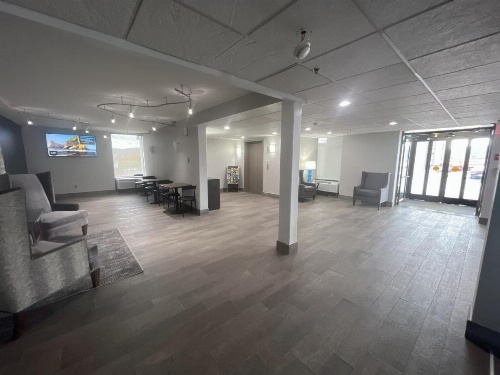 Comfort Inn & Suites image 18