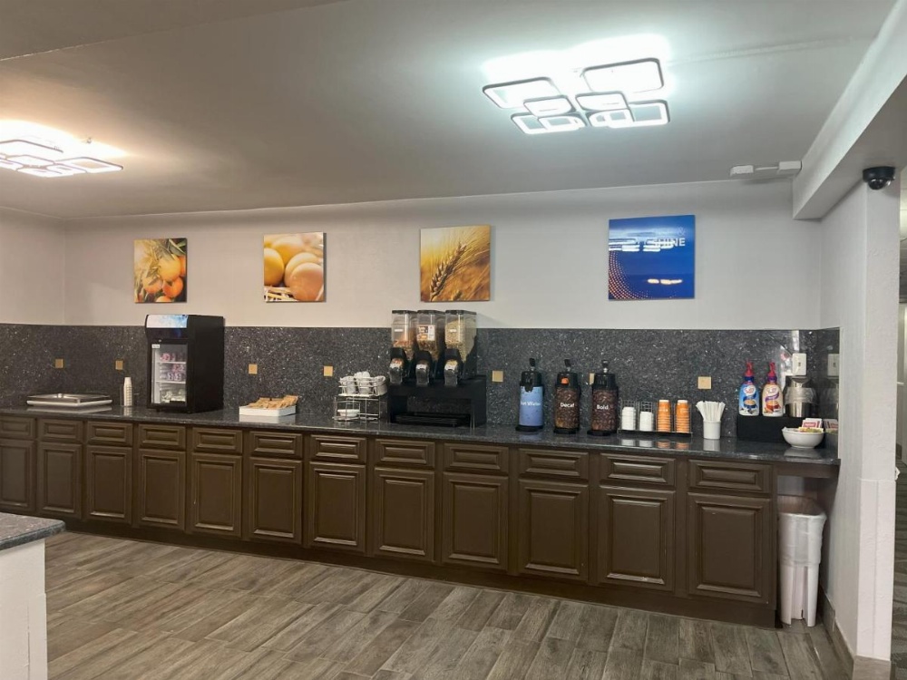 Comfort Inn & Suites Image 19
