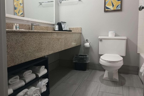 Comfort Inn & Suites image 25