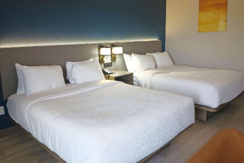 Comfort Inn & Suites image 27