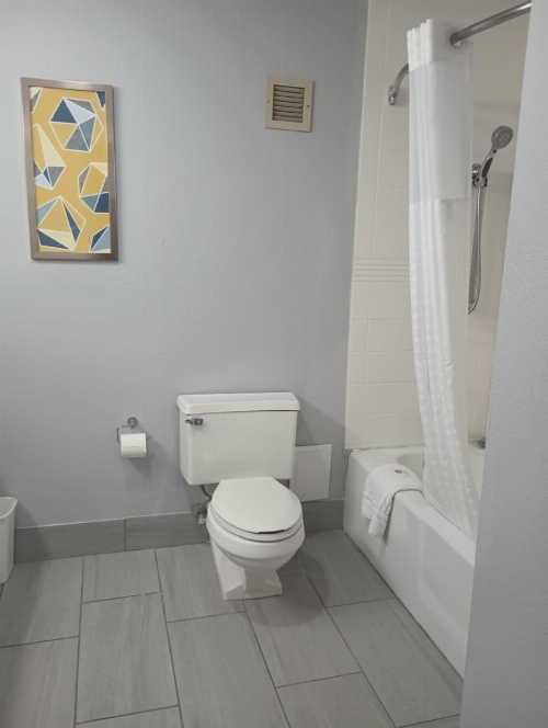 Comfort Inn & Suites image 7